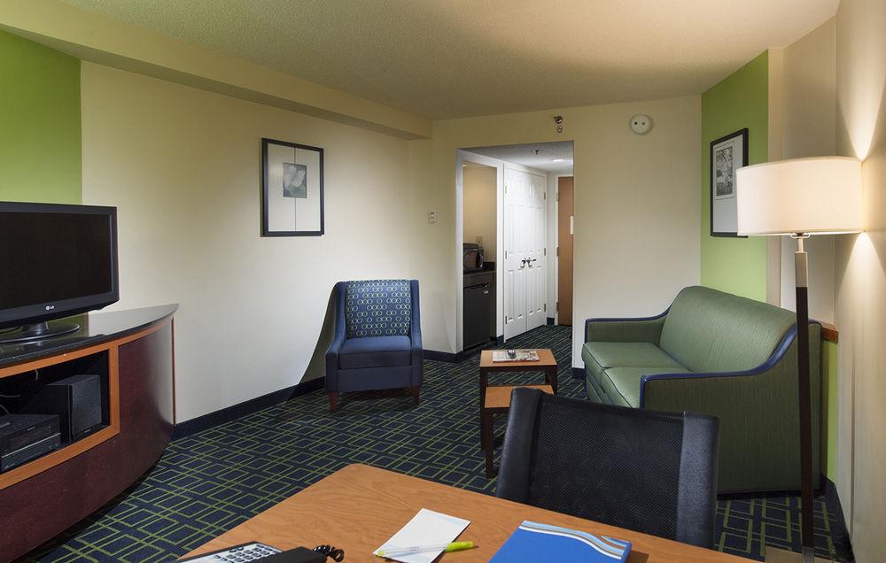 Fairfield Inn & Suites By Marriott Charleston Airport/Convention Center North Charleston Bagian luar foto