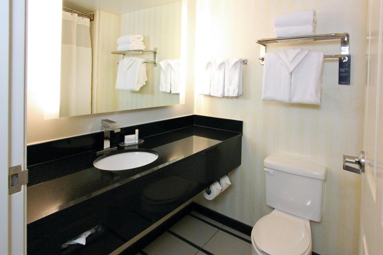 Fairfield Inn & Suites By Marriott Charleston Airport/Convention Center North Charleston Bagian luar foto