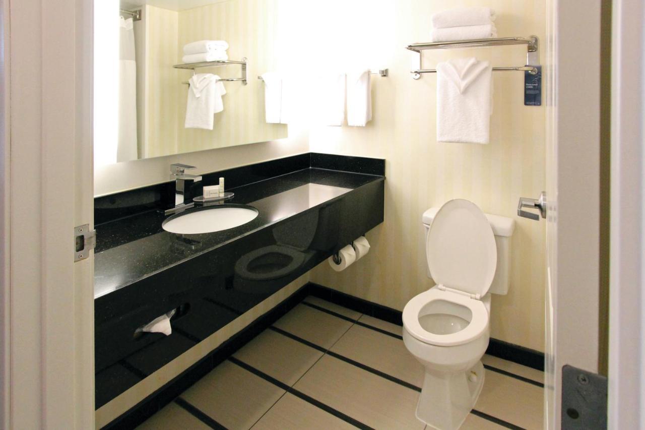 Fairfield Inn & Suites By Marriott Charleston Airport/Convention Center North Charleston Bagian luar foto