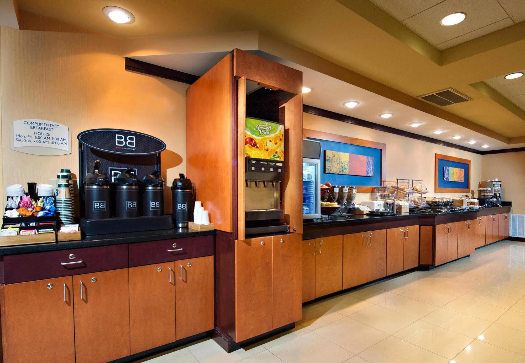 Fairfield Inn & Suites By Marriott Charleston Airport/Convention Center North Charleston Bagian luar foto