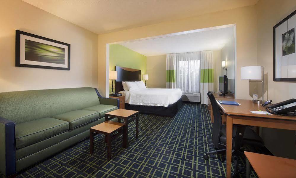 Fairfield Inn & Suites By Marriott Charleston Airport/Convention Center North Charleston Bagian luar foto